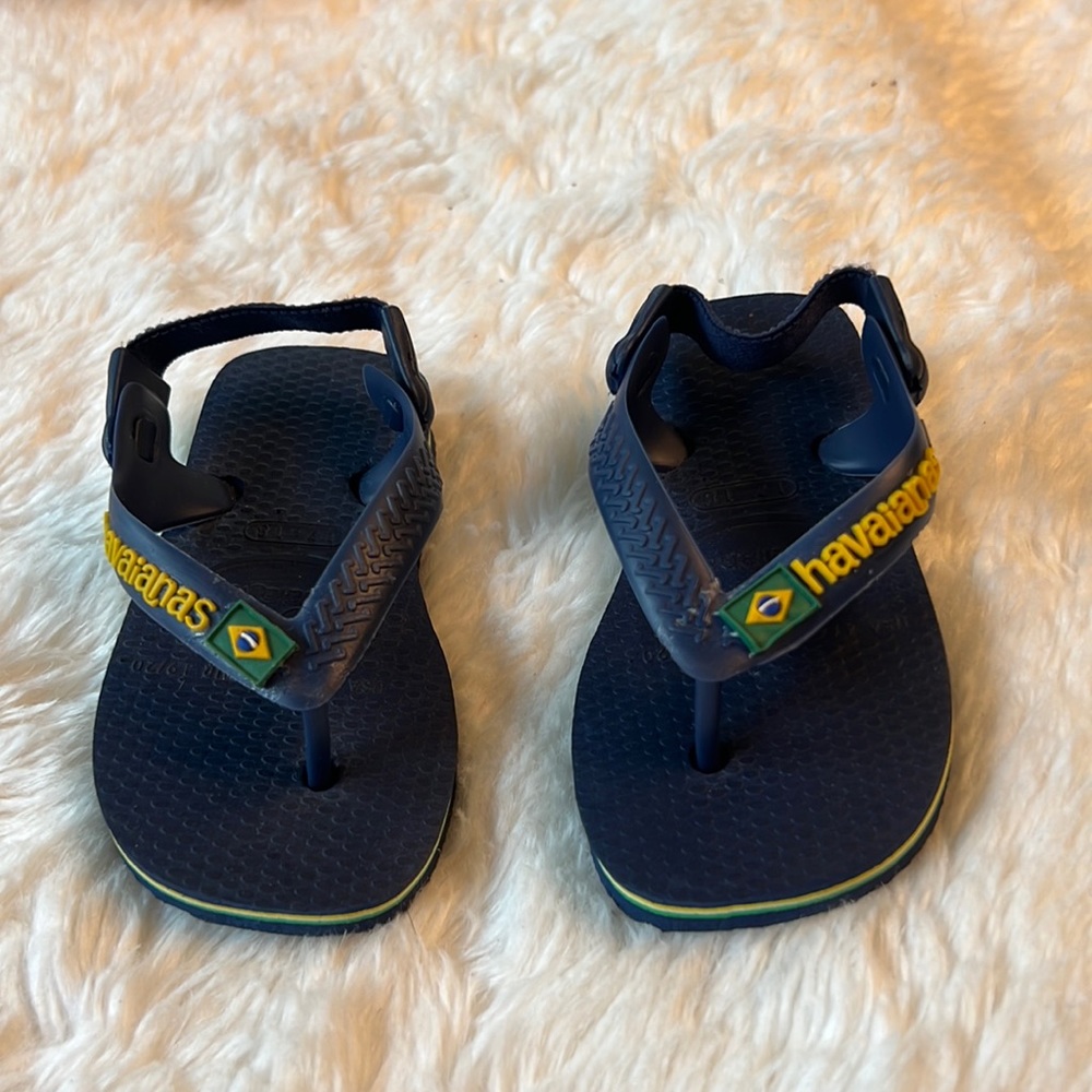 Navy blue havaianas sandals